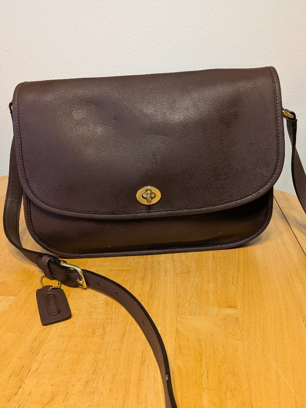 Vintage Coach City Bag 9790 Mahogany Brown Glove Tanned Leather Crossbody Purse